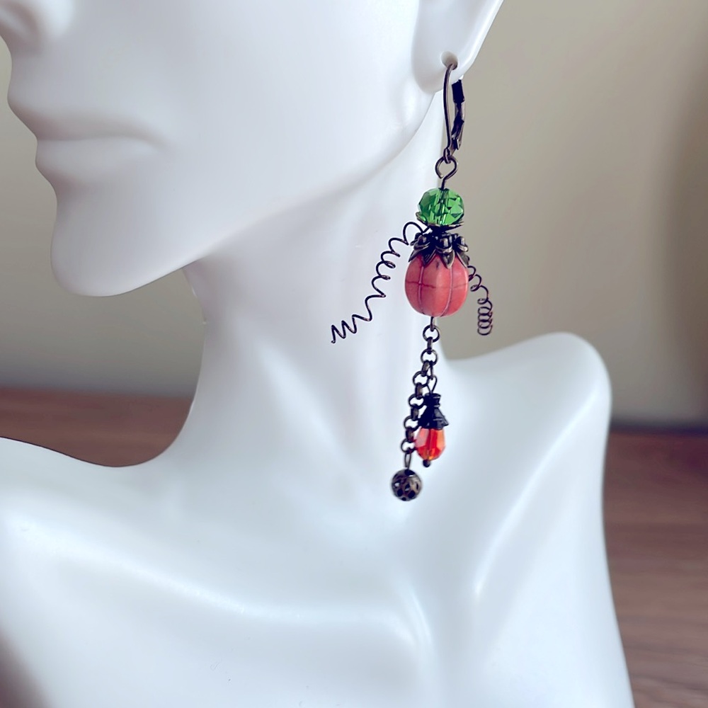 HAND CRAFTED AUTUMN EARRINGS Fall Halloween Thanksgiving Orange Pumpkins Vines - Picture 4 of 12